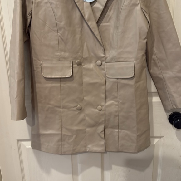Cloud Ten NWT faux leather long button down jacket, medium - Picture 4 of 6